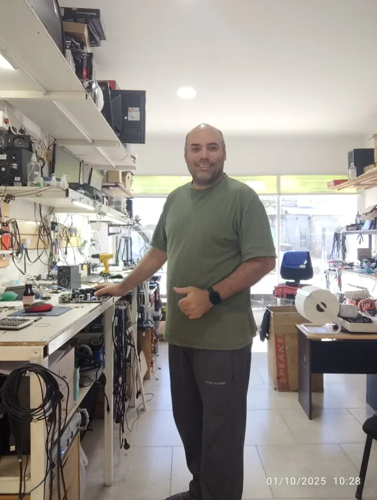 Jerónimo Dalla Fontana en el taller