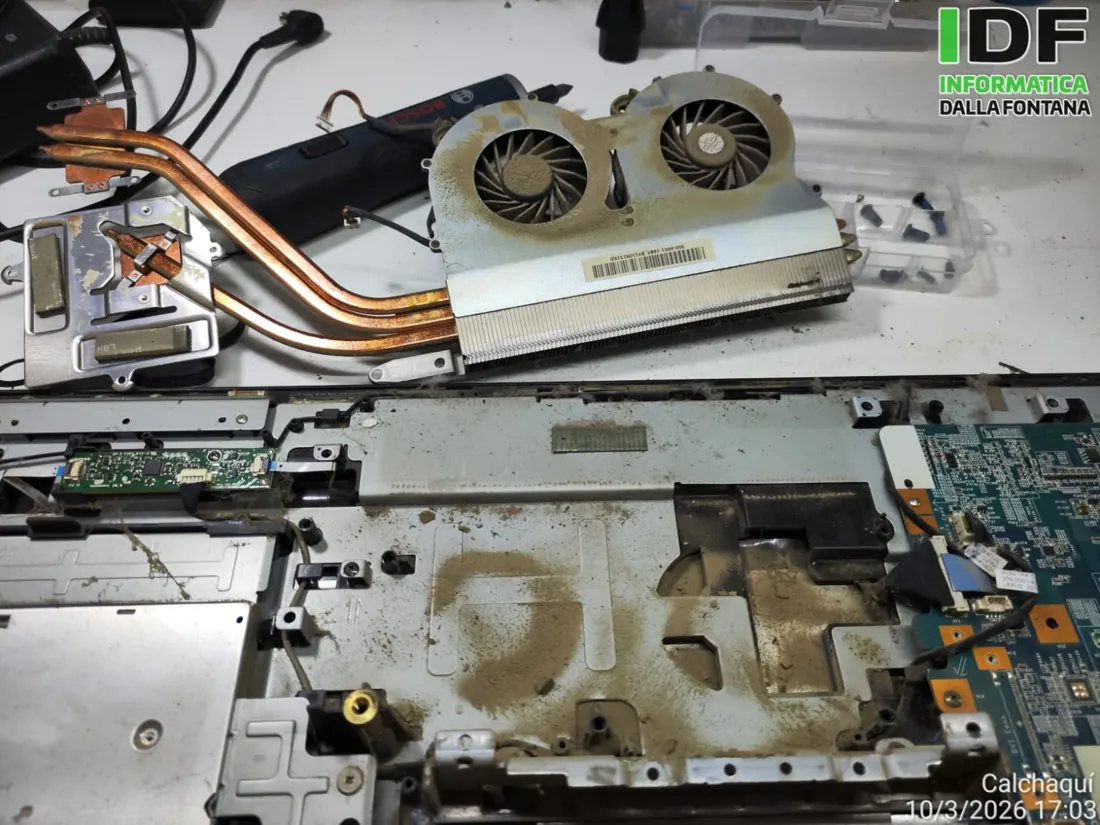 Limpieza del disipador de una notebook